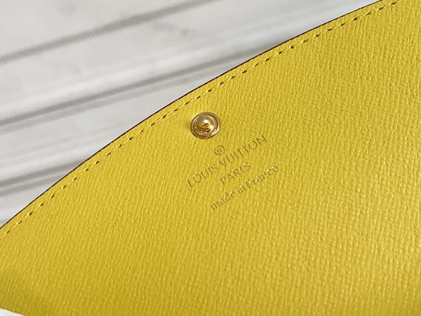 LVコピーウォレット角部分ディテール